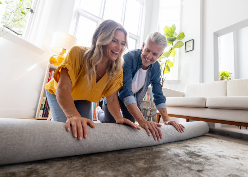 putting flooring carpet